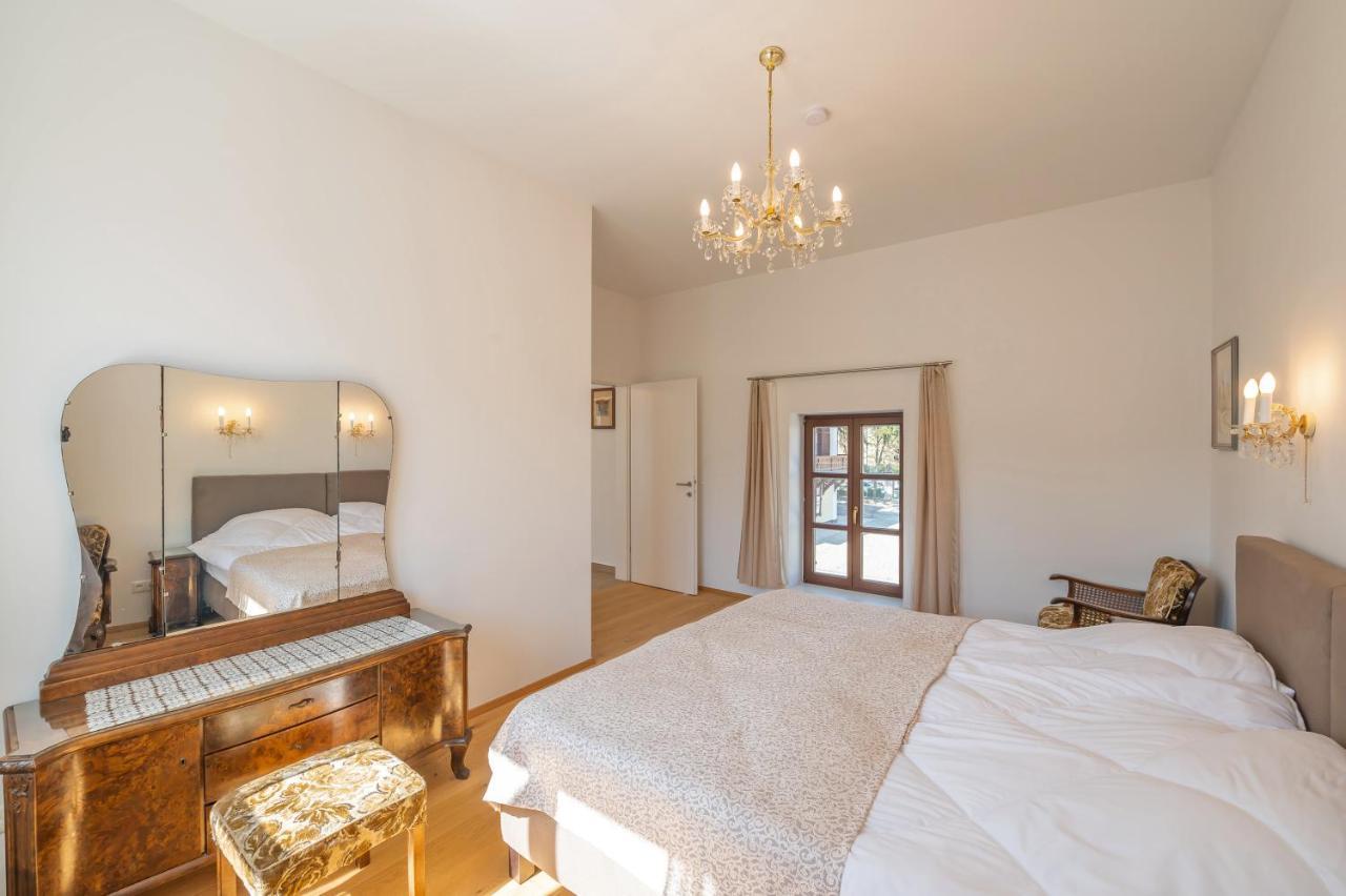 Villa Musik - Historical Apartments In Baden bei Wien Esterno foto