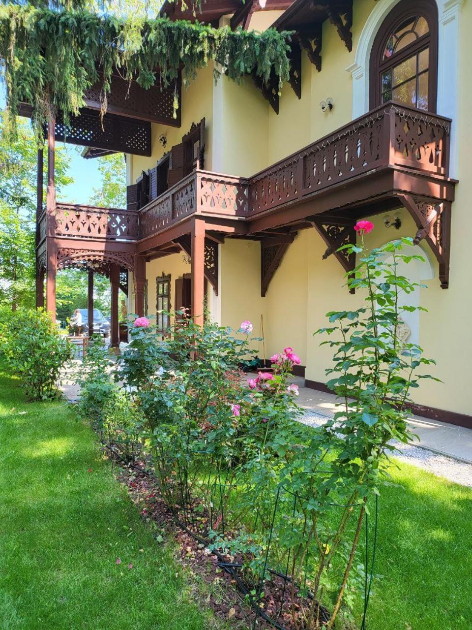 Villa Musik - Historical Apartments In Baden bei Wien Esterno foto